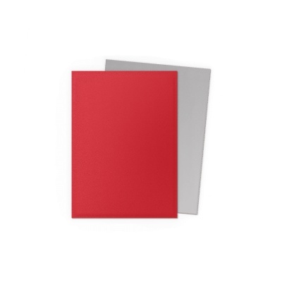 Duas capas lisas retangulares vermelha e cinzenta sobre fundo branco