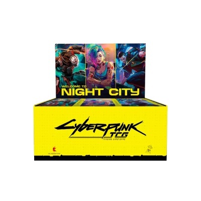 Display amarelo com cards de jogo Cyberpunk TCG e personagens futuristas neon