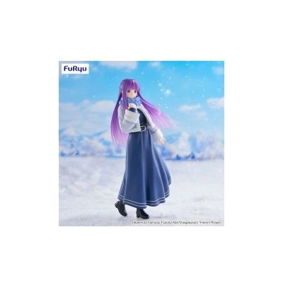 Figura colecionável de personagem feminina com cabelo lilás e roupa azul em fundo nevada