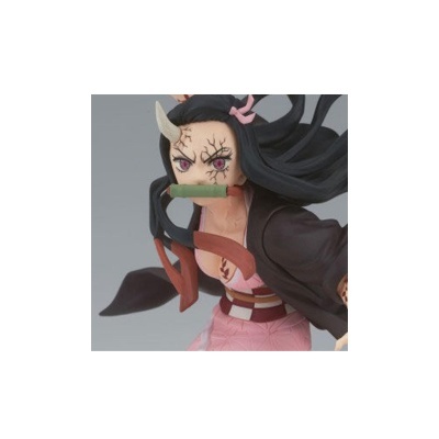 Figura colecionável de personagem anime com máscara verde e cabelo preto