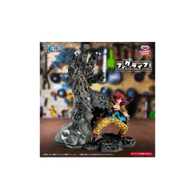 Figura colecionável de personagem de anime com mão mecânica gigante e clipes de papel.