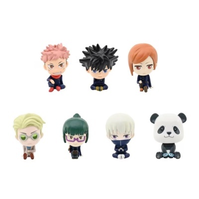 Set de sete mini figuras de personagens de anime com diferentes cores e estilos