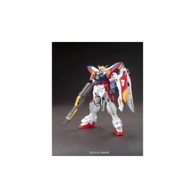 Figura de robô Gundam colorida com arma e escudo