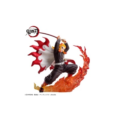 Figura de ação masculina com capa branca e vermelha segurando uma katana com efeitos de chamas