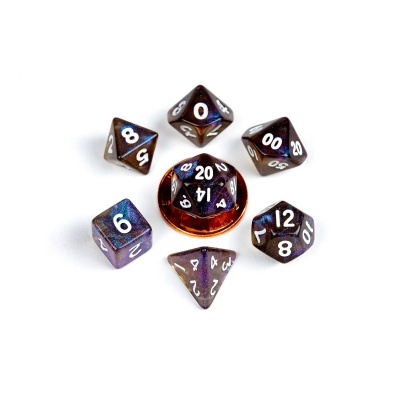Dados de RPG em plástico castanho com glitter azul e números brancos