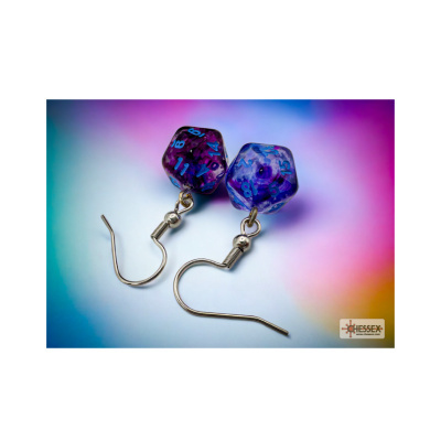Brincos com dados de 20 faces roxo e azul e gancho de metal prateado