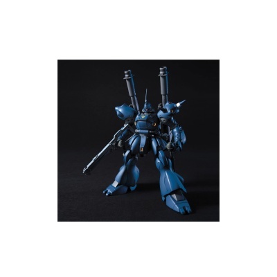 Figura robótica azul com armamento e fundo preto
