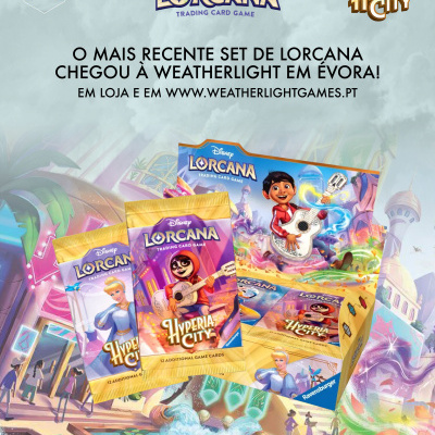 Pacotes e caixa do jogo de cartas Disney Lorcana com texto promocional