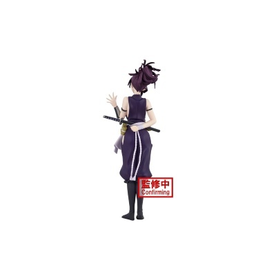 Figura colecionável de personagem de anime com katana, roupas roxas e cabelo roxo vista de costas