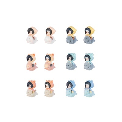 Mini figuras colecionáveis de personagens com capuzes e animais coloridos em tons pastel.