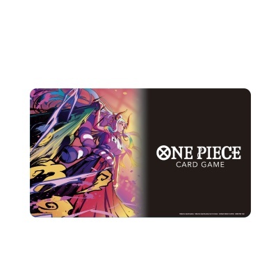 Tapete de jogo ONE PIECE CARD GAME com personagem animado e logo em fundo preto