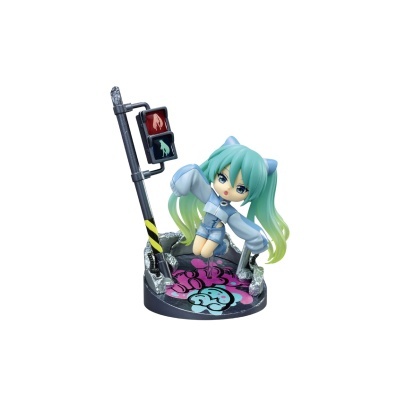 Figura anime com cabelo azul-verde e semáforo preto com sinais coloridos
