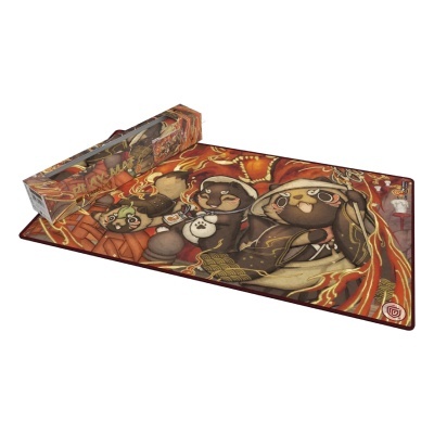 Tapete gaming com ilustração de animais e embalagem com texto PLAY MAT STANDARD