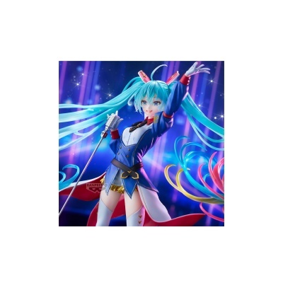 Boneca anime com cabelo azul e roupa azul e branca segurando microfone em fundo colorido neon
