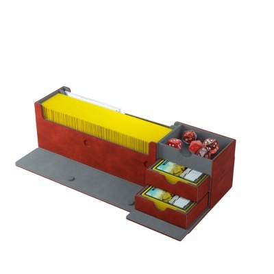 Organizador para cartas e dados de jogos de tabuleiro em material sintético vermelho com cartas amarelas, azuis, verdes e dados vermelhos