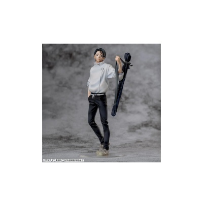 Figura colecionável de personagem masculino com camisa branca e guarda-chuva preto
