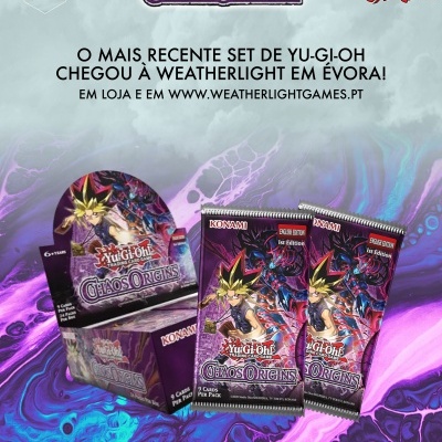 Packs e caixa de Yu-Gi-Oh! Chaos Origins sobre fundo roxo com texto promocional em português