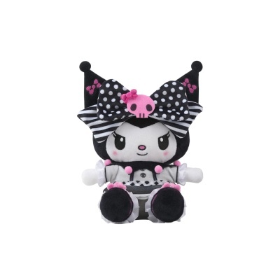 Boneco de pelúcia preto e branco com laço de caveira cor-de-rosa e bolinhas brancas