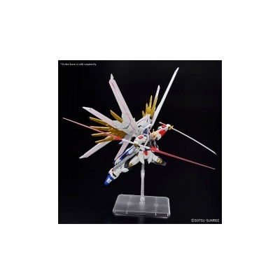 Figura de ação robô branco com detalhes vermelhos, azuis e dourados segurando espadas em base transparente