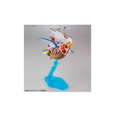 Figura de navio voador colorido em base azul translúcida