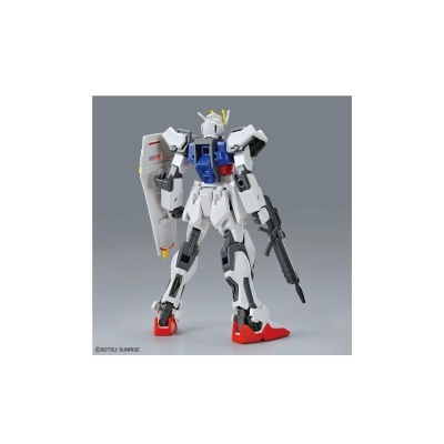 Figura de ação robótica branca com arma e escudo