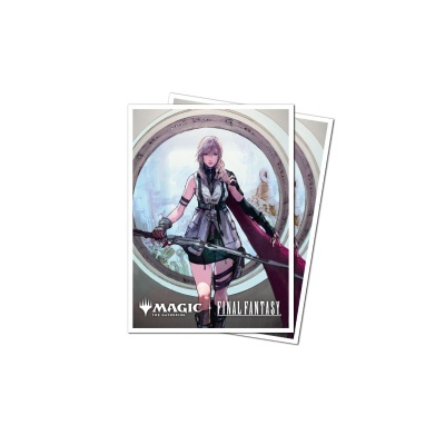 Cartas de jogo Magic The Gathering com arte de personagem feminina de Final Fantasy com armadura cinza e capa vermelha