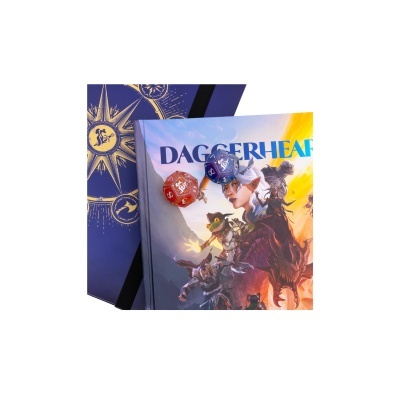 Livro de fantasia com dados de jogo em cima sobre padrão azul com bússolas douradas.