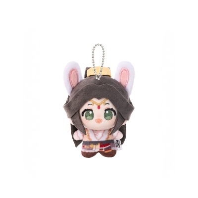 Pelúcia pequena de personagem com orelhas de coelho e corrente para pendurar.
