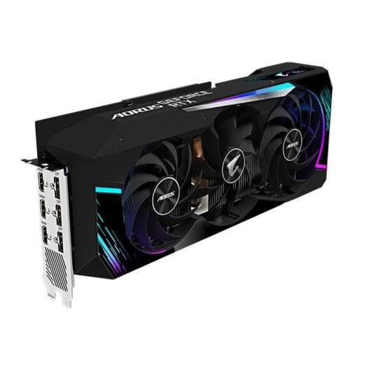 Placa Gráfica Gigabyte AORUS GeForce RTX 3080 MASTER 10GB GDDR6X Recondicionada Grade C Placa gráfica preta AORUS GEFORCE RTX com três ventoinhas e conexões HDMI e DisplayPort