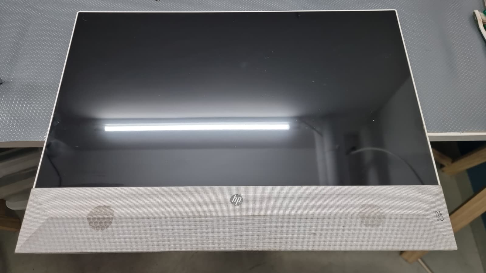 Ecrã / Painel LCD 24" Original para HP Pavilion 24 All-in-One Monitor HP com altifalantes integrados e ecrã preto brilhante