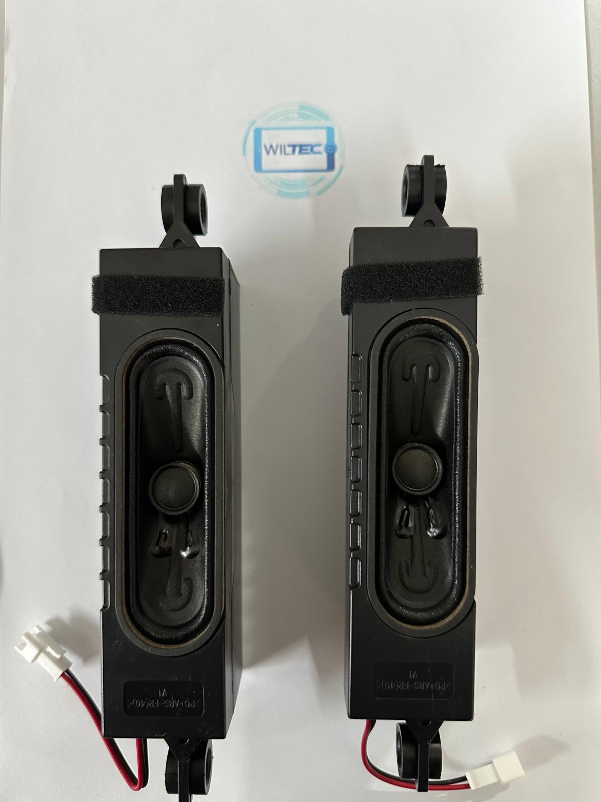 Speaker TV LG 50UT73006LA / 42-WFB317-X6IX1HX Dois altifalantes retangulares pretos com cabo e conector branco sobre fundo branco