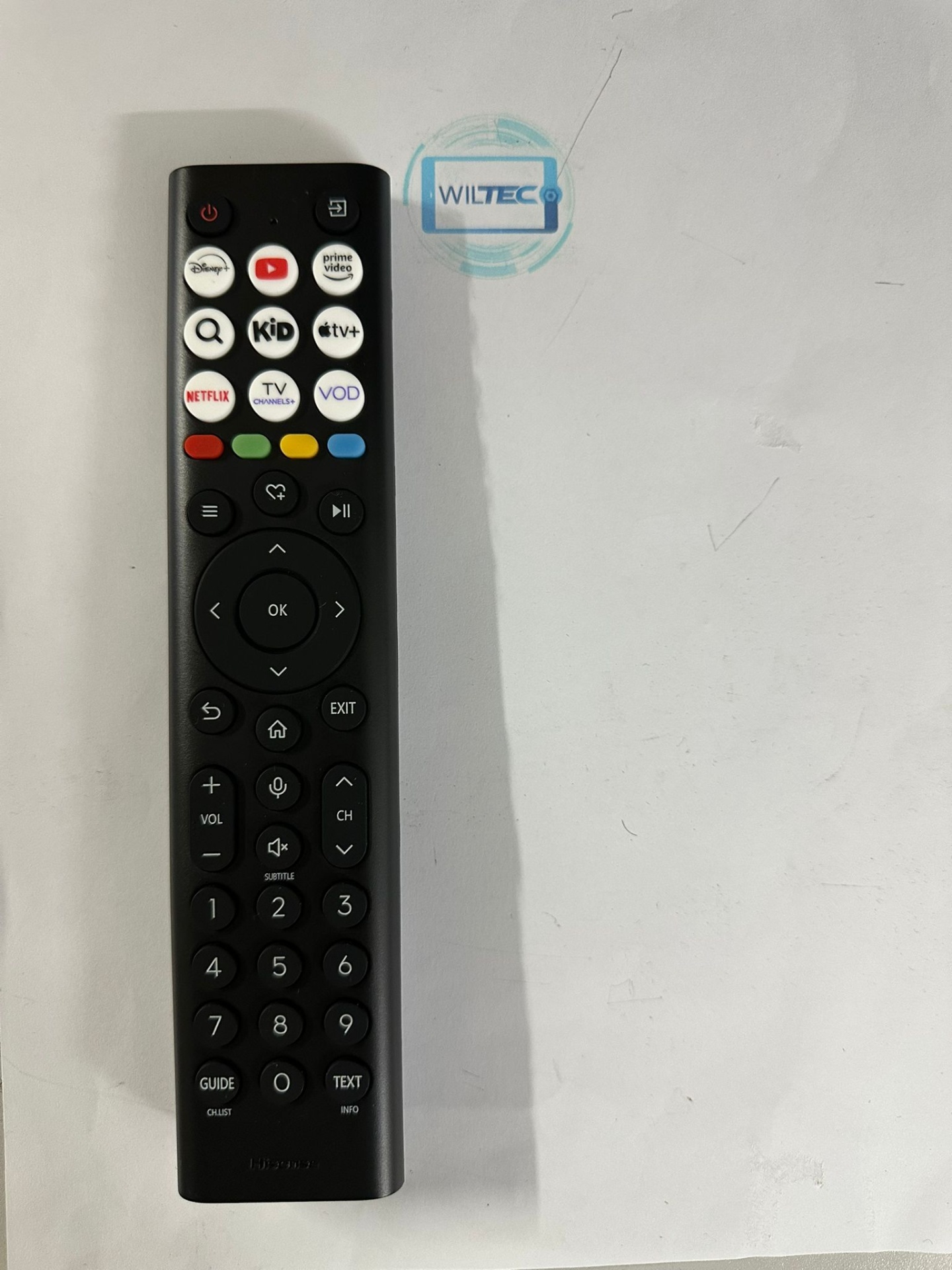 Comando Original Hisense ERF2B38H / ERF2838H Comando remoto preto Hisense com botões brancos para serviços de streaming e controlo de TV