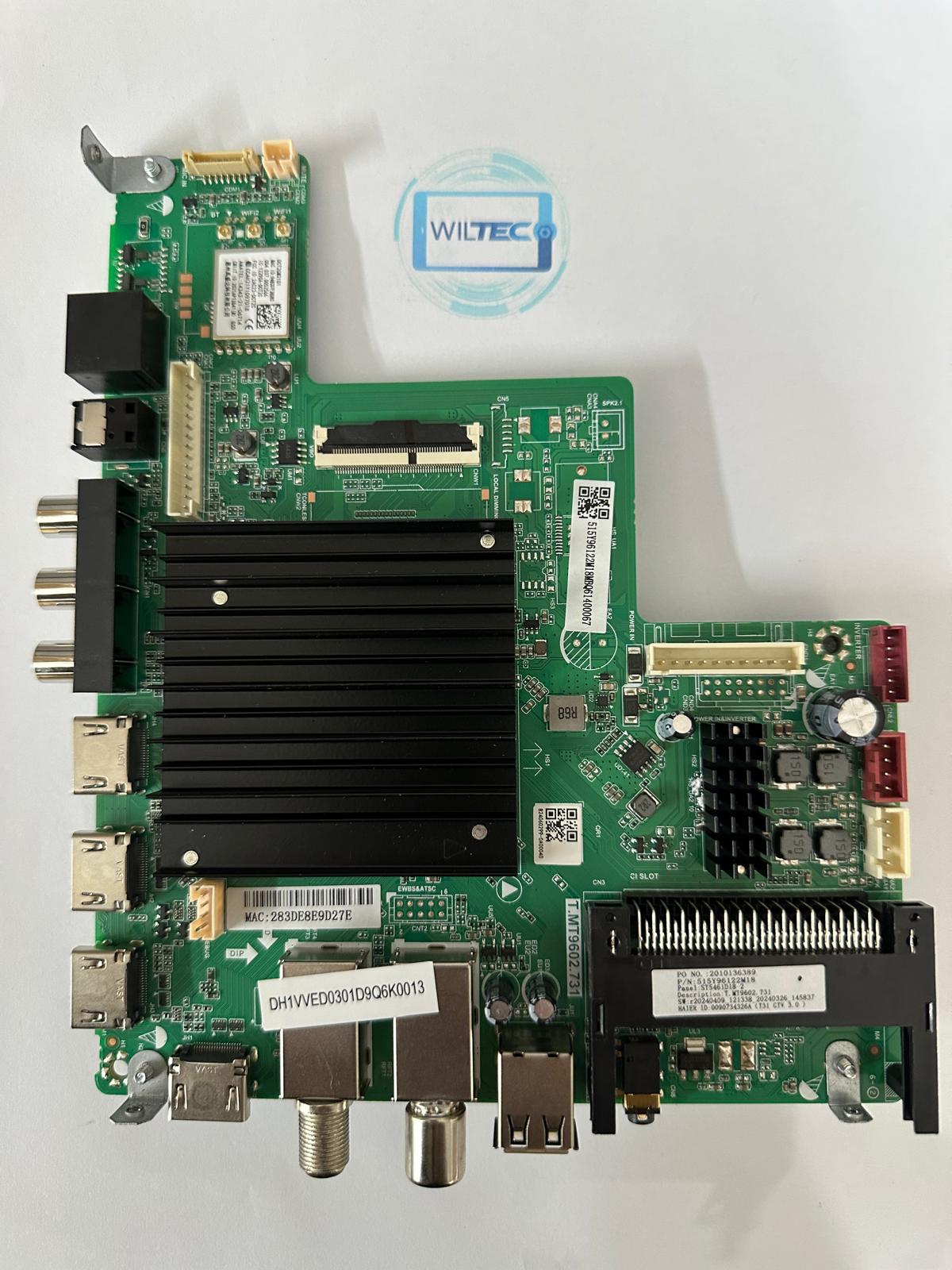 Mainboard / T-Con / Power Button TV Haier H55K800UX / T-MT9602.731 / TD-000P Placa eletrónica verde com dissipador preto, portas HDMI, USB, conectores e etiquetas em fundo branco com logótipo WILTEC