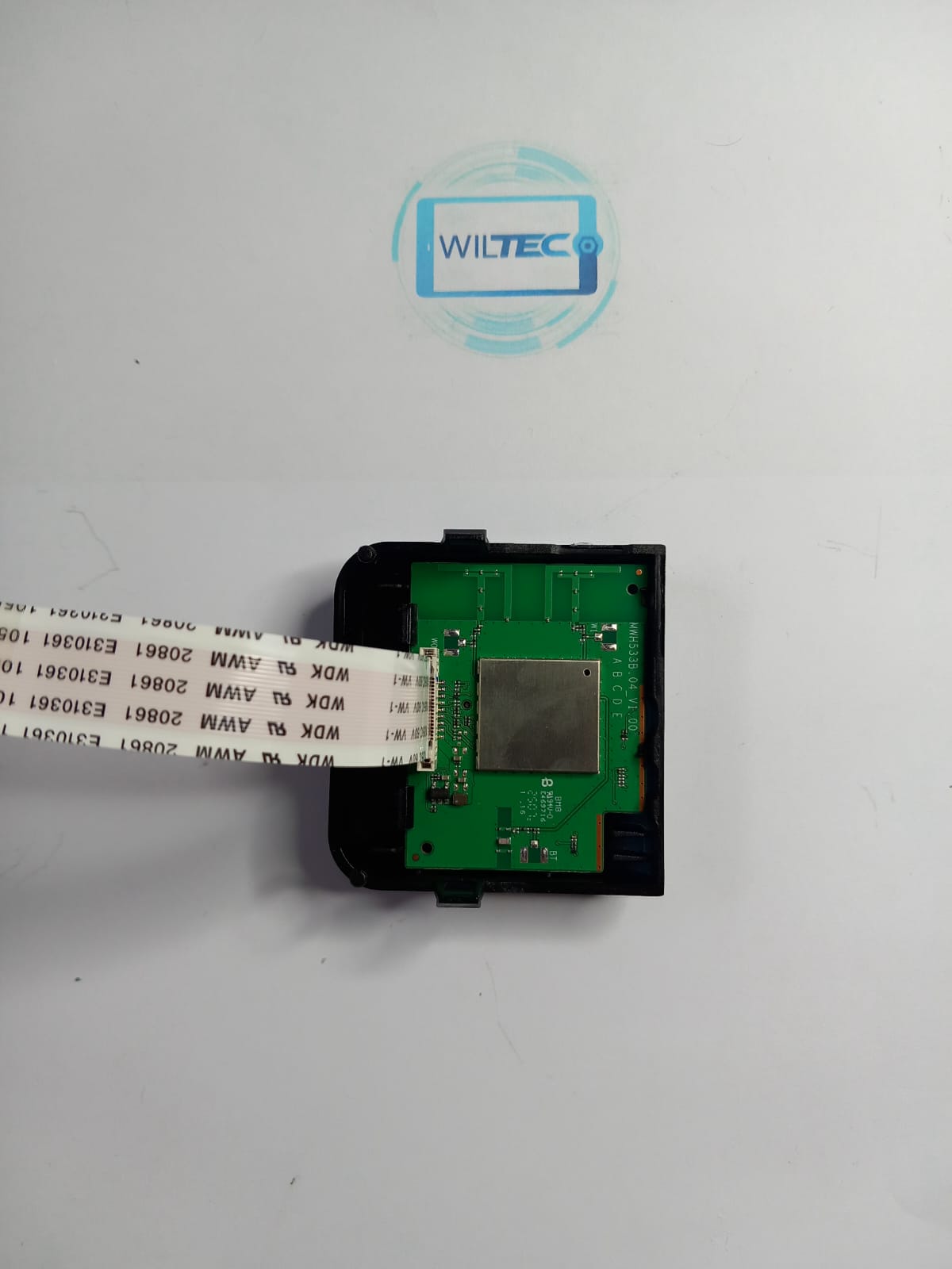 Power Button TV Philips 55MLED820/12 / MWH533B.04_V1.00 Placa eletrónica com fita branca e logótipo WILTEC em fundo branco