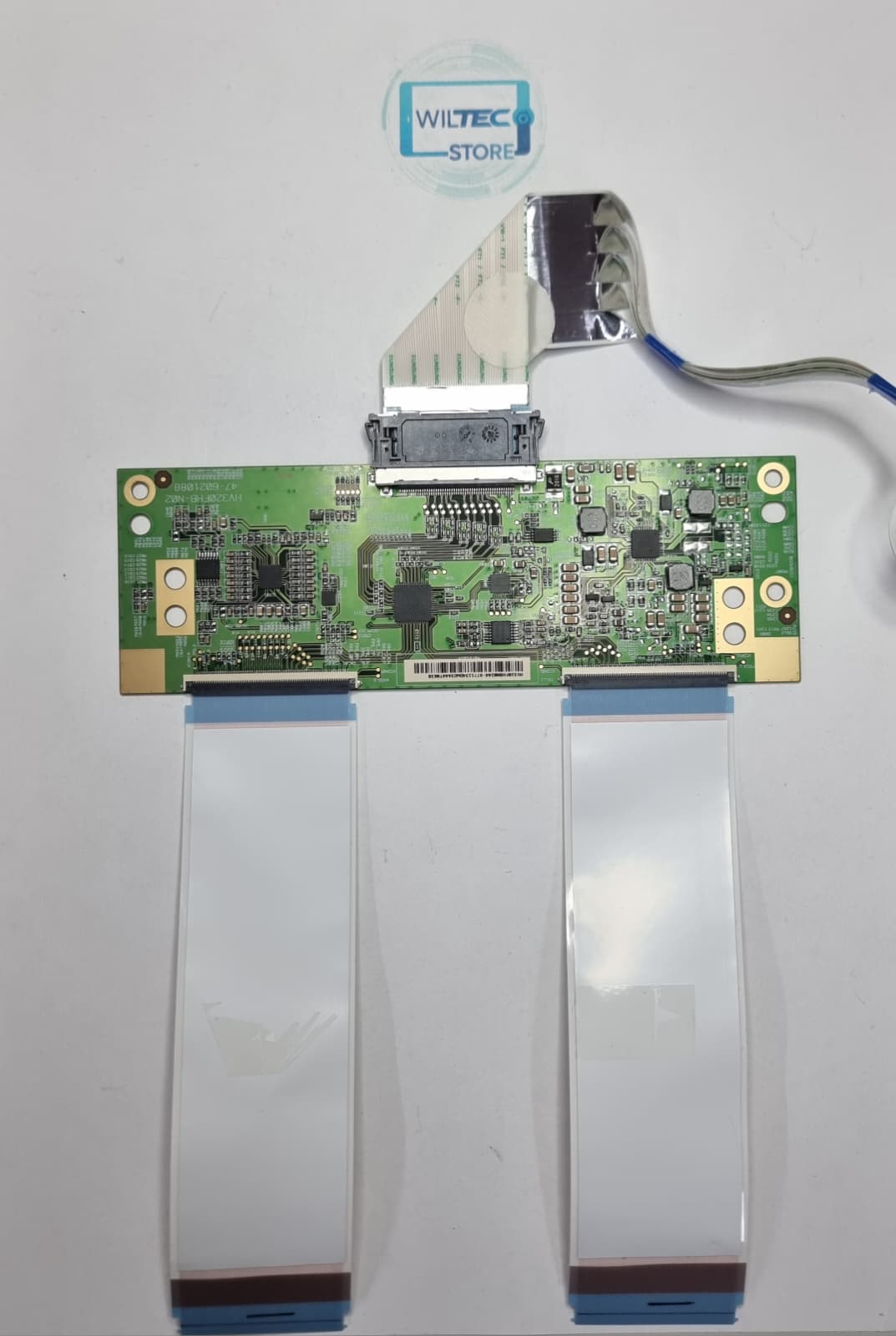 T-Con TV LG 32LQ63806LC / HV320FHB-N02 Placa eletrónica verde com conectores e fita flexível em fundo branco com logótipo WILTEC STORE