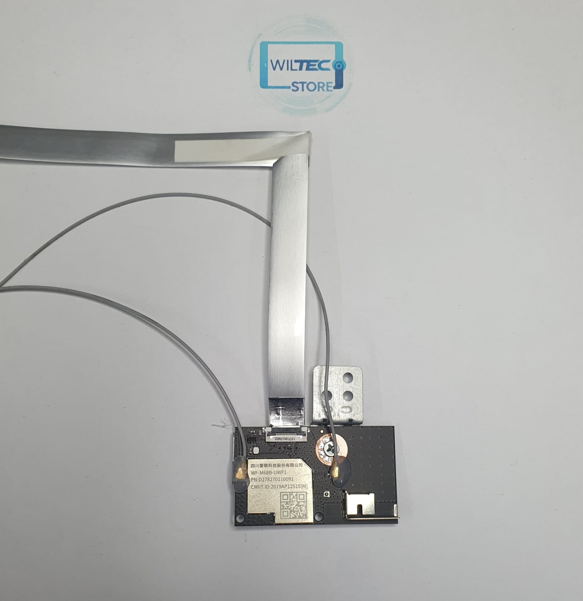 Wifi Module TV Xiaomi L55M6-6AEU / WF-M68B-UWF1 Placa eletrónica com cabos finos e etiqueta com números e letras