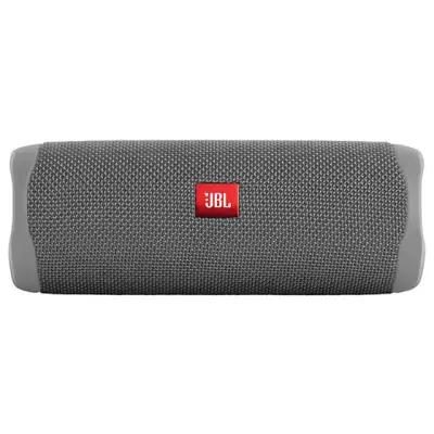 Coluna portátil cinzenta JBL com textura de tecido e logótipo vermelho