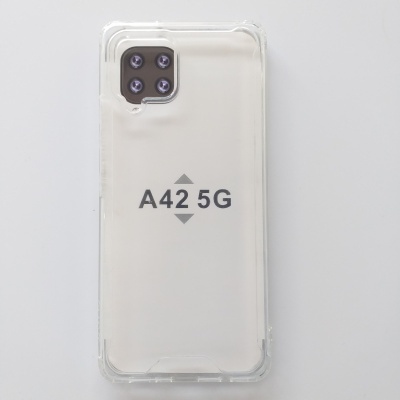Capa de smartphone transparente com etiqueta A42 5G e quatro câmeras no canto superior esquerdo