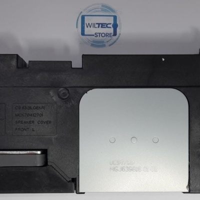 Módulo eletrónico preto com etiqueta metálica prateada e autocolante WITEC STORE no fundo