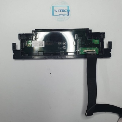 Componente eletrónico preto com circuito e fita flexível sobre fundo branco