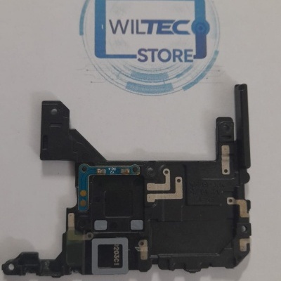 Componente eletrônico preto com etiqueta WILTEC STORE
