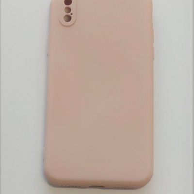 Capa de telemóvel rosa claro em silicone com recortes para câmaras