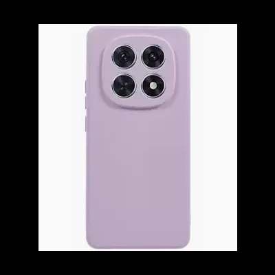 smartphone com capa lilás e quatro câmeras traseiras