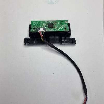 Placa eletrónica verde com cabo e conector branco sobre fundo branco com logotipo WILTEC STORE