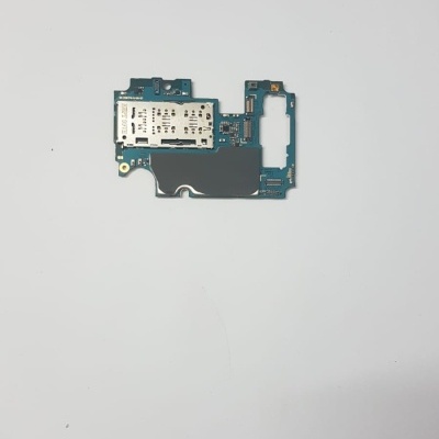 Placa eletrónica azul com componentes metálicos sobre fundo branco com selo WILTEC STORE