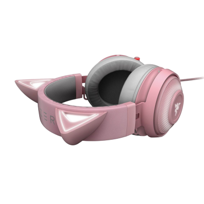 Auriculares cor-de-rosa com orelhas de gato iluminadas e logótipo da Razer