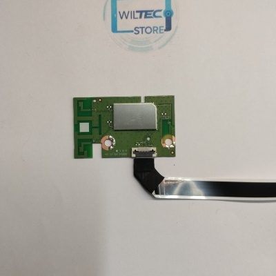 Placa eletrónica com fita flexível sobre fundo branco com logótipo WILTEC STORE