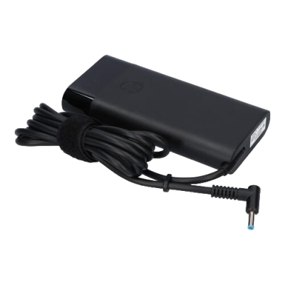 Carregador de portátil preto com cabo enrolado e conector a 90 graus