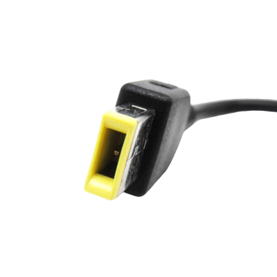 Cabo preto com conector retangular amarelo