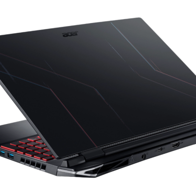 Portátil gaming Acer preto com teclado retroiluminado vermelho e linhas coloridas na tampa